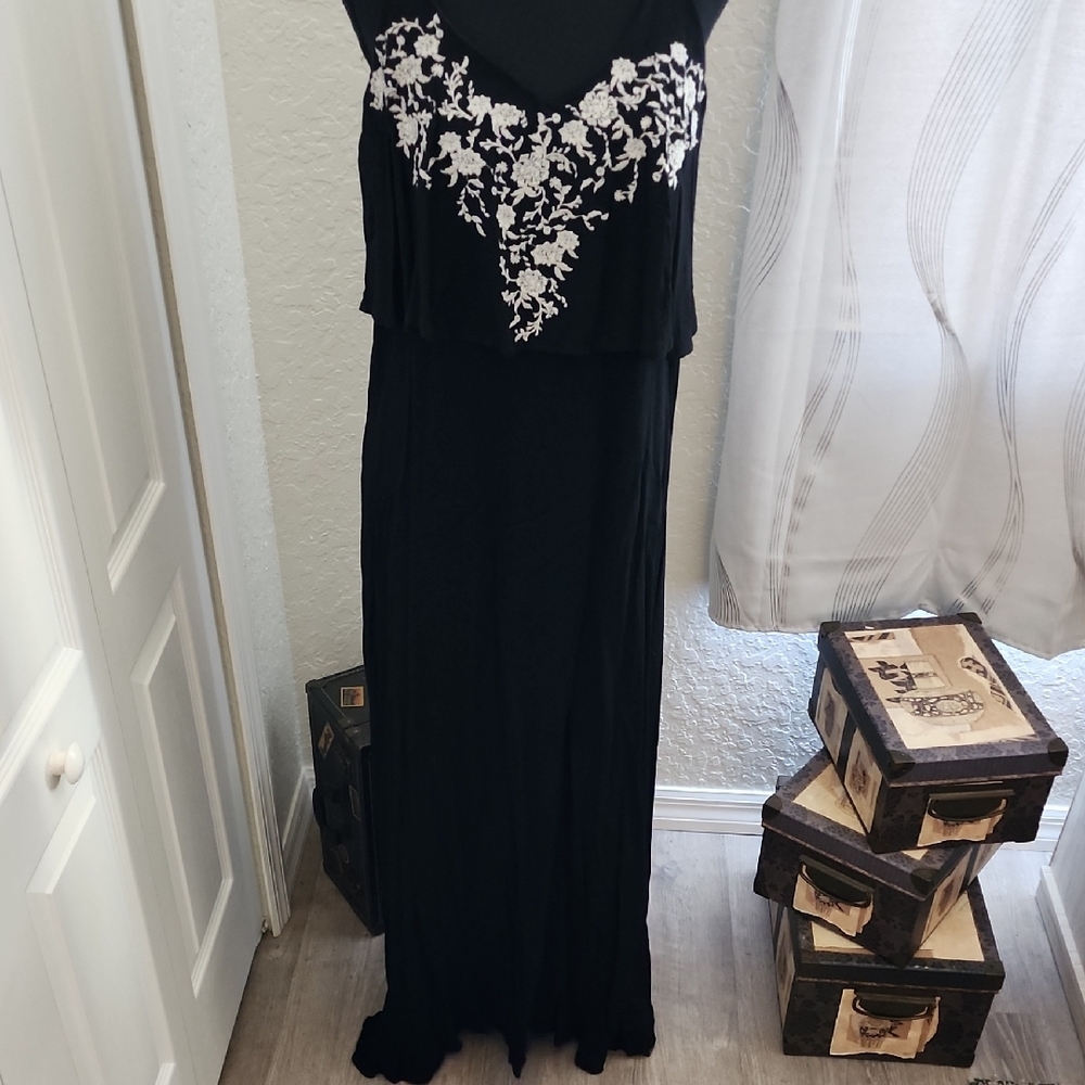Black Maxi Dress with Floral Detail - Picture 12 of 17